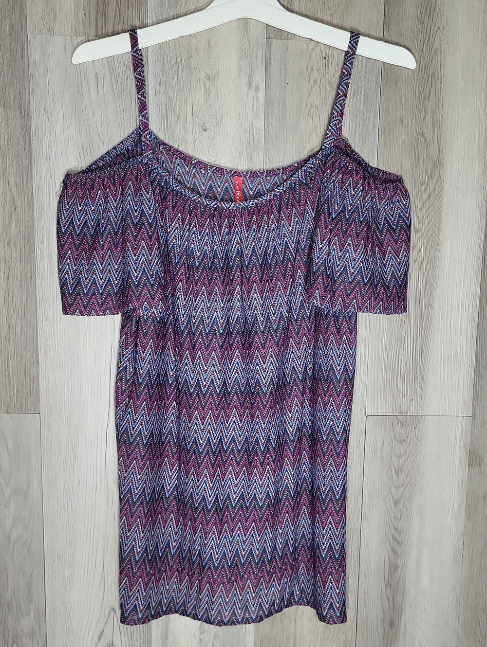 Ruby Ribbon Womens Medium Cold‎ Shoulder Tunic Top Purple Chevron Zigzag Boho